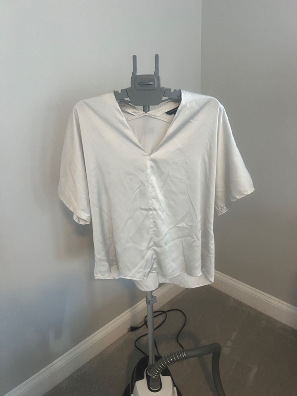 Banana Republic Factory Off White Vneck Silky Top